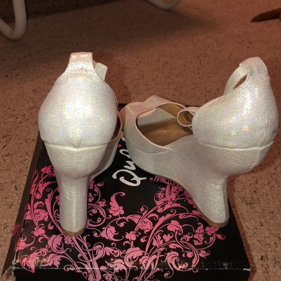 Heels - Picture 3 of 3